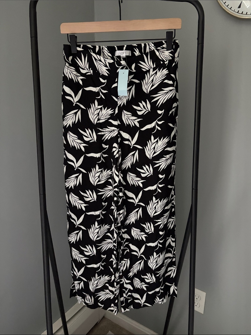 LOFT Black and White Tropical Leaf Wide-Leg Pants